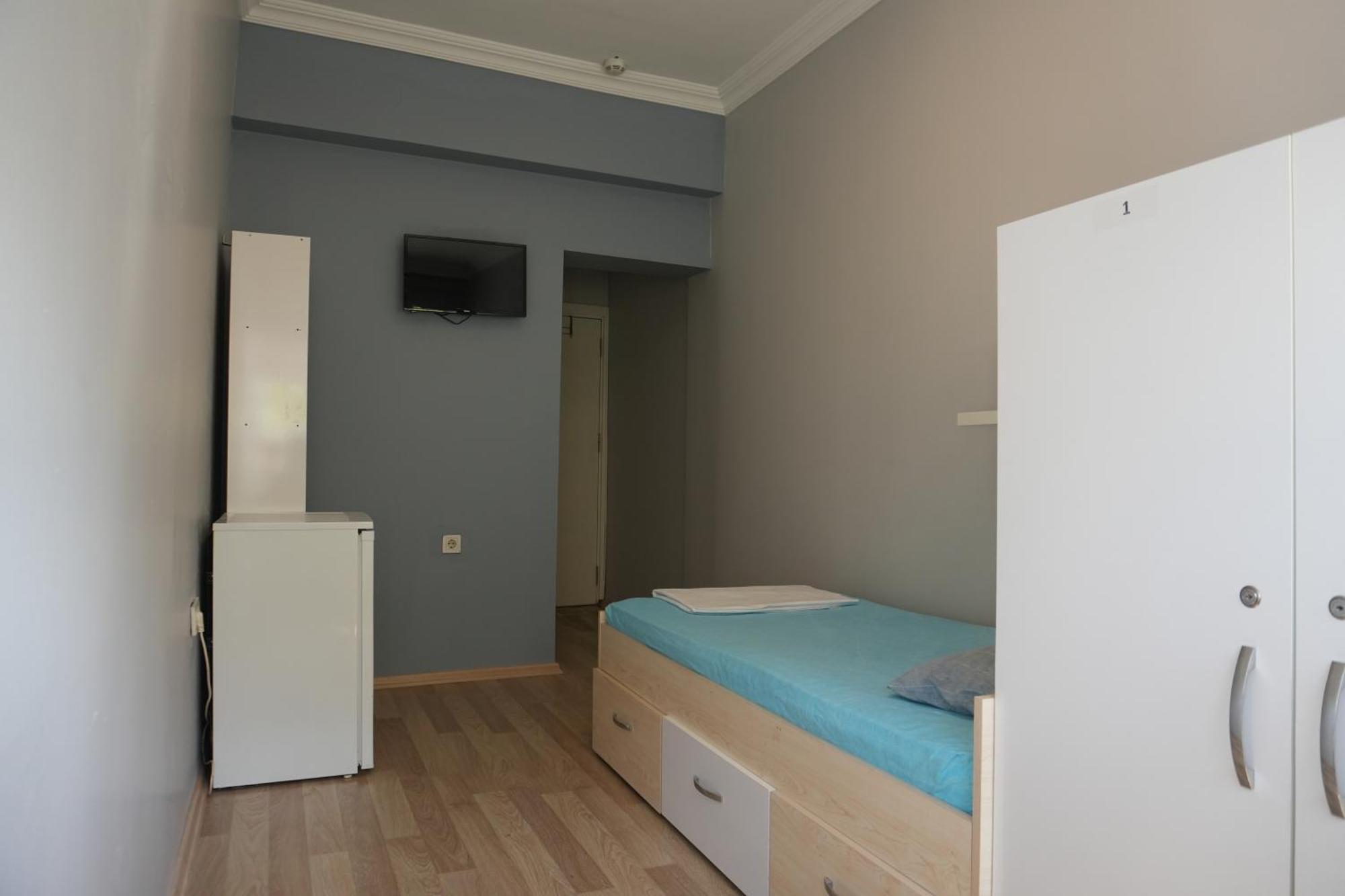 Sabiha Hanim Yurdu Only Male Istanbul Exterior photo
